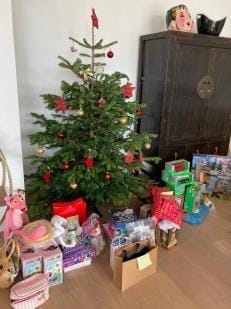 Action de Noël des 1ères et terminales Aumônerie CCFHK – Christian Action
