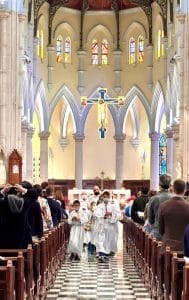 Le mot du Sacristain : Des “enfants de chœur” aux “servants d’autel”